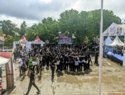 Kasatpol PP Sambut Hangat Acara Siram-siraman dalam Festival Seni, Budaya, dan Kreasi SMA