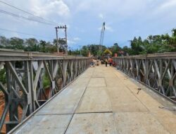 Jelang Lebaran, Menteri PU Lihat Truk Batu Bara Melintasi Jembatan Bailey Bungo, Polisi Tegaskan Wajib Tilang Ditempat