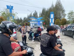 Kapolsek Lebah Gumanti Bersama Personil Pos Pam Lakukan Pengaturan Lalu Lintas di Sepanjang Objek Wisata