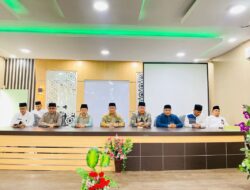 Momen Halal Bihalal ASN di Kantor Kemenag Tanah Datar, Amril : Momen Silaturahmi dan Perkuat Sinergi