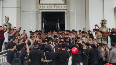 KEHANCURAN ETIKA DAN MORALITAS RUNTUHKAN KEKUASAAN