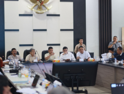 DPRD Provinsi Jambi Adakan Audiensi Bersama Asosiasi Honerer Se-Provinsi Jambi