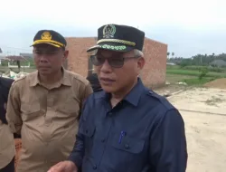 Langgar Sempadan Sungai, Satu Rumah di Perumahan Mentari Residence 2 Muaro Jambi Disegel dan Diminta Dibongkar !