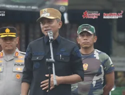 Muaro Jambi Kompak Bersih-Bersih! Wakil Bupati Junaidi Mahir Turun Tangan di Karya Bakti Jumat Bersih