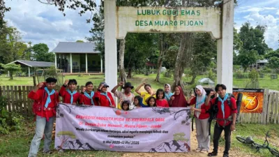 Mapala OASE Hijaukan Bantaran Sungai Muaro Pijoan