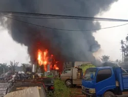 Gudang BBM Diduga Punya Agus Terbakar di Jalan Baru, Polisi Gelar Penyelidikan