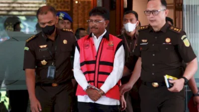 Final : MA Tolak PK Jhonny Plate, Vonis 15 Tahun Tetap