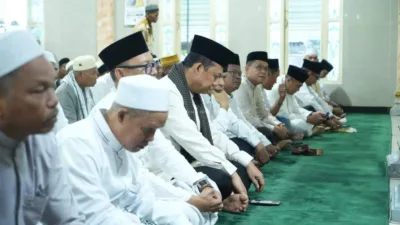 Bupati Muaro Jambi, Salat Idul Adha 1446 H di Masjid Daarul Hikmah: Momentum Memperkuat Nilai Pengorbanan dan Kebersamaan