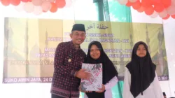 Wabup Muaro Jambi Hadiri Pelepasan Siswa Raudhatul Athfal dan Madrasah Ibtidaiyah Darul Amal Suko Awin Jaya