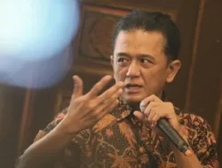 Chandra Hamzah: Penjual Pecel Lele di Trotoar Bisa Dijerat UU Tipikor, MK Diminta Revisi Aturan Korupsi