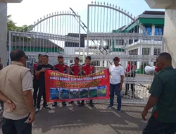 Gedung Tak Layak dan Air Tak Mengalir: Desa Sungai Aur Diduga Jadi Ladang KKN Dana Desa