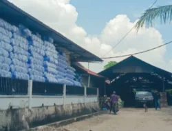 Pabrik Galon Air Satu Lokasi dengan Kandang Babi di Jambi Disorot: Tim Terpadu Rapat, GAANK Desak Penutupan