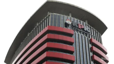 Kantor PT DNG Disegel KPK, Terkait OTT Mandailing Natal? Masih Misterius