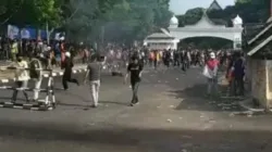 News Today :Demo di DPRD Jambi Berujung Ricuh, Gedung Rusak, Mobil Dinas Dibakar