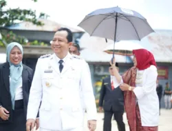 Bupati Muaro Jambi menyerahkan remisi di Lapas Perempuan Kelas IIB Jambi