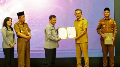 Wabup Muaro Jambi Terima Sertifikat KIK “Gambang Dano Lamo”, Penguatan Pelindungan Warisan Budaya di Hari Pengayoman ke-80
