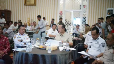 Bupati Muaro Jambi Dampingi Gubernur Jambi dalam Audiensi dengan Menteri Transmigrasi di Bukit Cinto Kenang