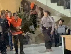 Wamenaker Immanuel Ebenezer Resmi Tersangka, Muncul Pakai Rompi Oranye KPK