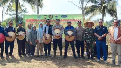 Desa Mendalo Darat Jadi Role Model Ketahanan Pangan: Program Penanaman Jagung Hibrida Satu Hektar Satu Desa Resmi Dimulai