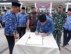 Wabup Junaidi Mahir Pimpin Apel Kebangsaan dan Doa Bersama di Lingkup Pemkab Muaro Jambi