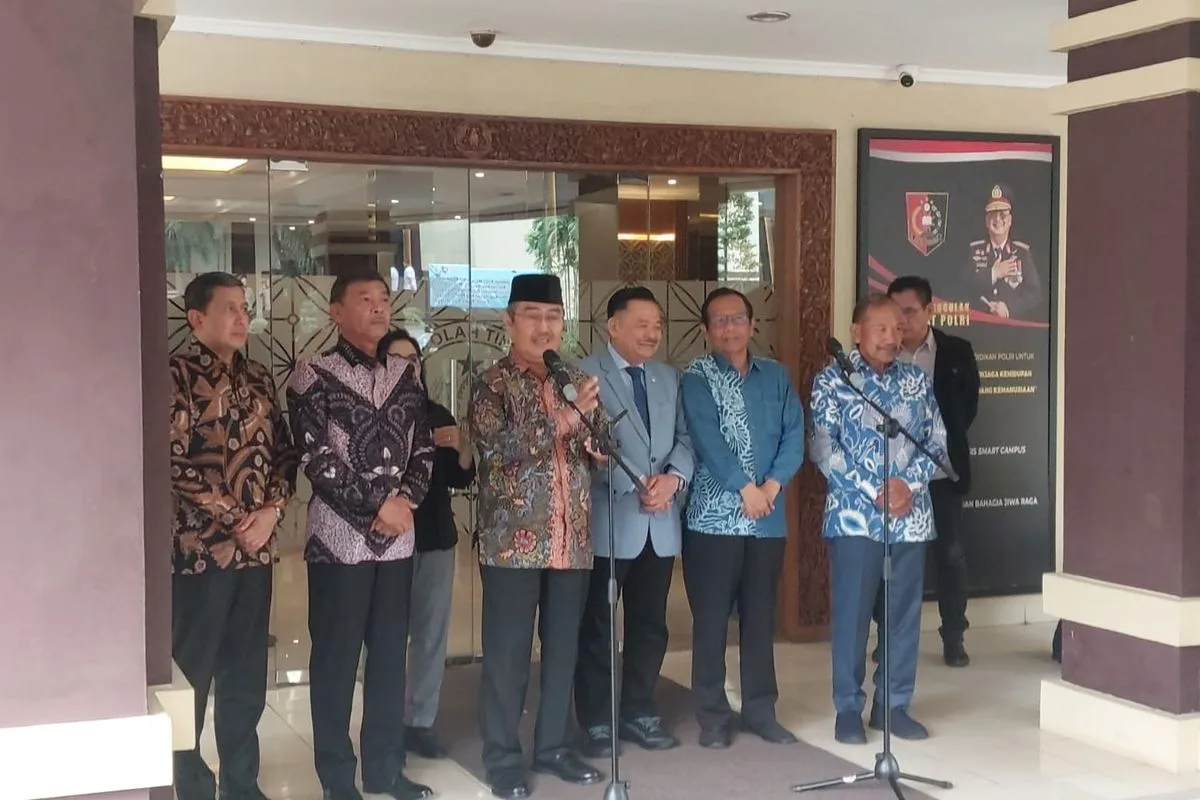 Ketua Komisi Percepatan Reformasi Polri Jimly Asshiddiqie adaWacana ini muncul dalam audiensi antara purnawirawan dengan Komisi Percepatan Reformasi Polri di Perguruan Tinggi Ilmu Kepolisian (PTIK).