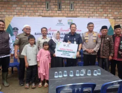 Sinergi Pemda dan Baznas Pulihkan Korban Kebakaran di Desa Sakean