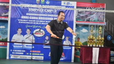 Turnamen Badminton Bupati Cup III Kejuaraan Dinas Pendidikan dan Kebudayaan (Disdikbud) Kabupaten Muaro Jambi Tahun 2025 oleh Bupati Muaro Jambi, ( Photo Dok Diskominfo).
