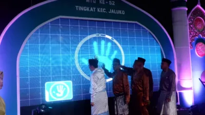 Bupati Muaro Jambi Dr.BBS Membuka Secara Resmi MTQ Tingkat Kecamatan ke -52 di Kecamatan Jaluko ( Dok Diskominfo ).