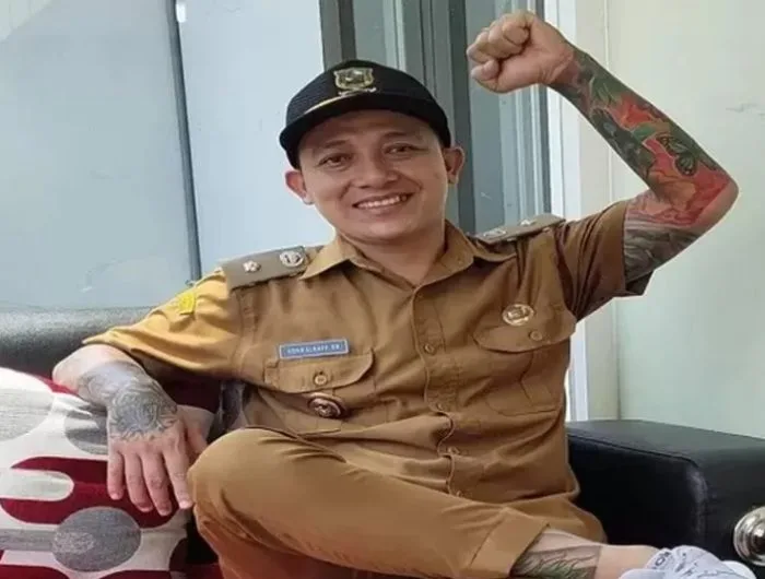 Hoho Alkaf Kades Banjarnegara viral Ungkap Pengunaan Dana Desa yang menyimpang dan terindikasi Korupsi dalam unggahan di media sosial ( dok Redaksi/Ist ).
