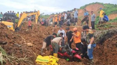 Evakuasi dan pencarian korban bencana di wilayah terdampak Sumatra. (Ilustrasi/Basarnas)