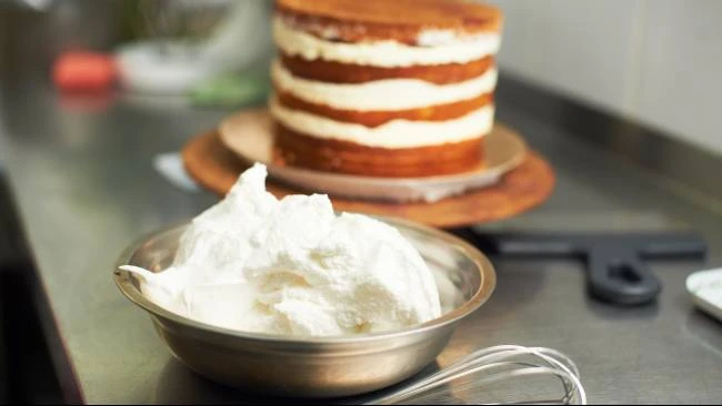 Badan Narkotika Nasional (BNN) Republik Indonesia mengingatkan masyarakat agar mewaspadai peredaran gas tertawa atau nitrous oxide (N₂O) yang dipasarkan dengan kedok alat pembuat krim kocok