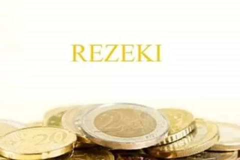 Islam mengajarkan bahwa rezeki datang melalui berbagai jalan: ada yang telah dijamin, ada yang dibuka melalui usaha, doa, dan amal saleh.