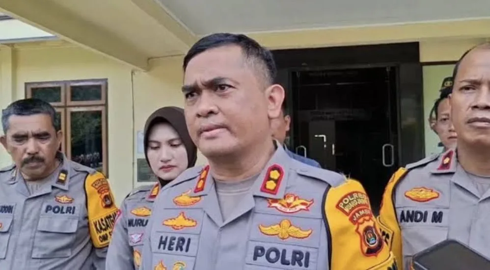 Kapolres Muaro Jambi Heri Supriawan Saat penyampaian kepada awak media terkait lonjakan kasus Narkoba di kabupaten Muaro Jambi ( Dok Humas Polres )