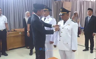 Wakil Bupati Muaro Jambi Junaidi Mahir secara resmi melantik dan mengambil sumpah jabatan 12 Pejabat Administrator di lingkungan Pemerintah Kabupaten Muaro Jambi