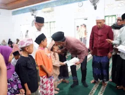 Wakil Bupati Muaro Jambi Serahkan Santunan untuk 100 Anak Yatim di Mendalo Darat