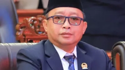 Anggota DPRD Muaro Jambi Sartono BE Kondisi bangunan sekolah dasar di Desa Tanjung Lebar yang dinilai tidak layak untuk kegiatan belajar-mengajar.