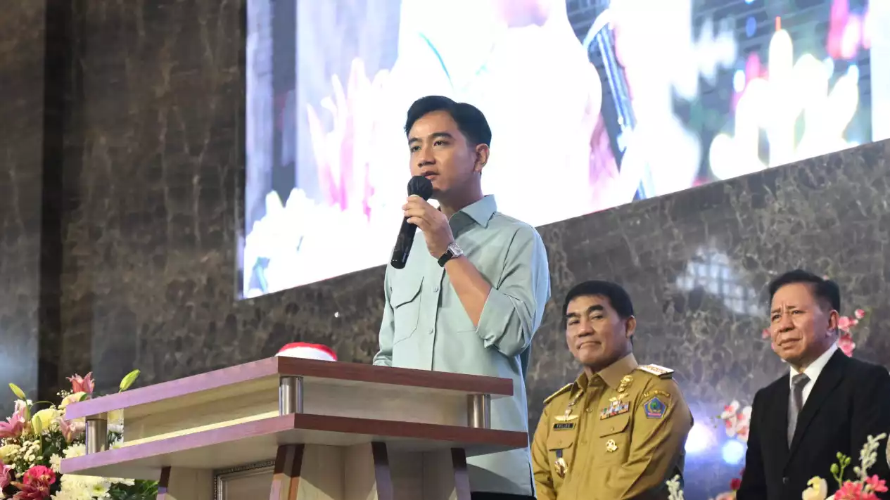 Gibran menyoroti rekam jejak Yusril Ihza Mahendra yang telah berkiprah dalam pemerintahan di berbagai era kepemimpinan nasional.