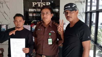 Masyarakat Peduli Rakyat Jambi (MPRJ) kembali turun ke jalan pada Kamis, 5 Februari 2026. Aksi tersebut dibarengi dengan pelaporan resmi ke Kejaksaan Tinggi (Kejati) Jambi