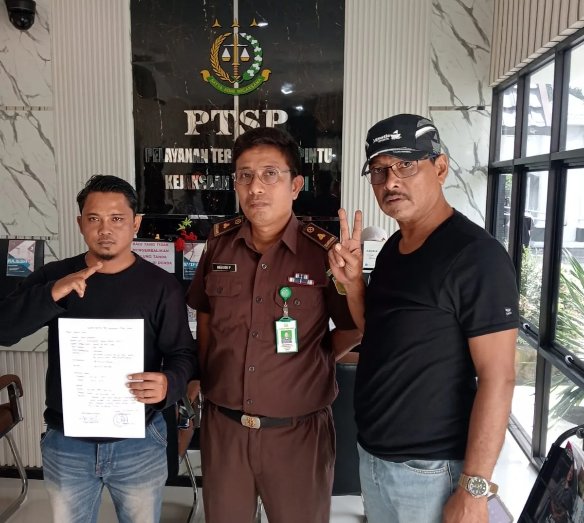 Masyarakat Peduli Rakyat Jambi (MPRJ) kembali turun ke jalan pada Kamis, 5 Februari 2026. Aksi tersebut dibarengi dengan pelaporan resmi ke Kejaksaan Tinggi (Kejati) Jambi