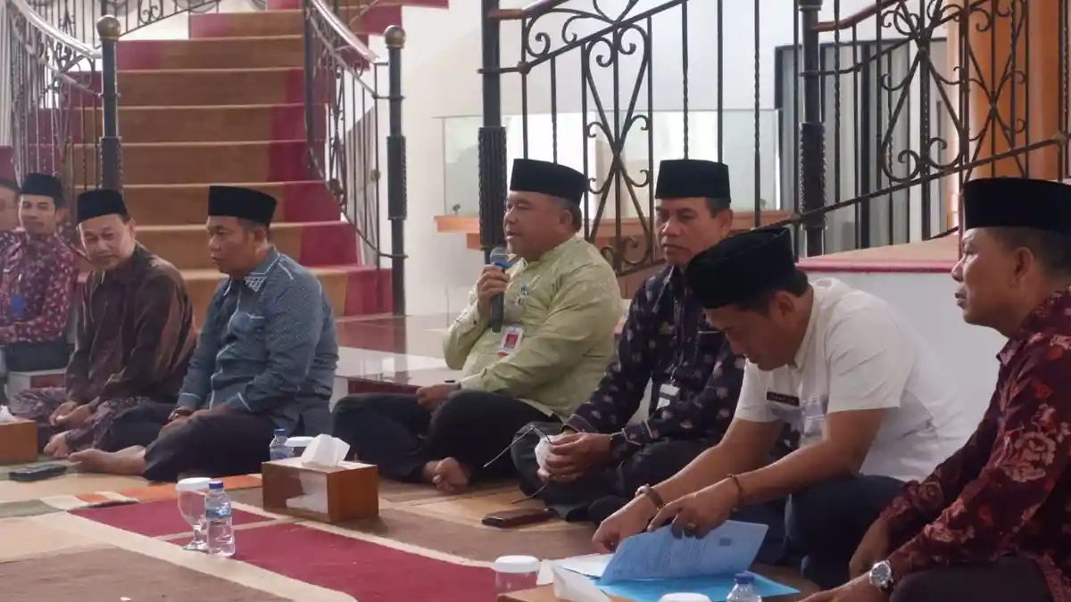 Pemkab Muaro Jambi menggelar yasinan dan doa bersama menyambut Ramadan 1447 H. Sekda Budhi Hartono ajak ASN perkuat integritas, disiplin, dan pelayanan publik jelang bulan suci.
