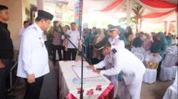 Pelantikan Dua Pejabat Desa di Kumpeh Ulu, Bupati Tekankan Integritas dan Pelayanan Publik