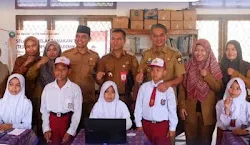 Wabup Junaidi Mahir Tinjau TKA SD 2026 di Sengeti dan Bukit Baling, Pastikan Ujian Berjalan Lancar