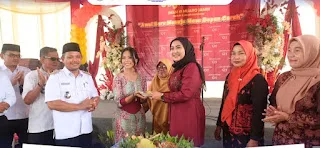 Ketua Tim Penggerak PKK Kabupaten Muaro Jambi, Ririn Novianty, SE., menghadiri acara pelepasan siswa-siswi angkatan pertama SMAN 17 Muaro Jambi Tahun Ajaran 2025/2026