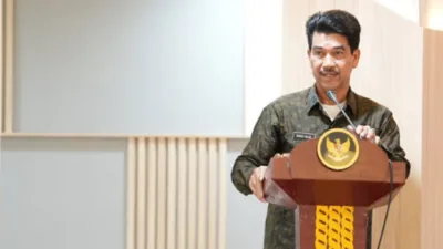 Raden Najmi, memberikan pandangan tegas terkait polemik banyaknya Pegawai Pemerintah dengan Perjanjian Kerja (PPPK) yang merangkap jabatan sebagai anggota Badan Permusyawaratan Desa (BPD).