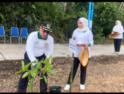 Ketua DPRD Aidi Hatta Hadiri Penanaman Pohon Serentak, Pemkab Muaro Jambi Perkuat Komitmen Indonesia Emas 2045
