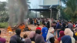 Ribuan Warga Serbu Rumah Terduga Bandar Sabu di Rokan Hilir, Aksi Berujung Ricuh
