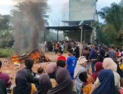 Ribuan Warga Serbu Rumah Terduga Bandar Sabu di Rokan Hilir, Aksi Berujung Ricuh