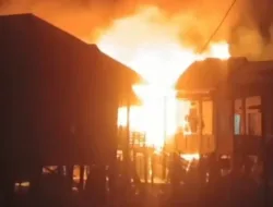Kebakaran Hebohkan Warga Arab Melayu Jambi, Api Muncul Tiba-Tiba di Permukiman Padat