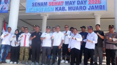 Wabup Muaro Jambi Junaidi Mahir Turut Memeriahkan Suasana penuh semangat mewarnai peringatan Hari Buruh Internasional (May Day) 2026 di Pendopo Kantor Bupati Muaro Jambi,