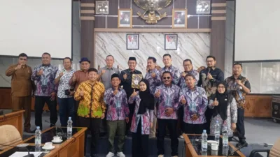 DPRD Kabupaten Muaro Jambi menerima kunjungan kerja Komisi A DPRD Kabupaten Pekalongan dalam rangka study komparasi terkait pengelolaan anggaran dan tata kelola Alat Kelengkapan Dewan (AKD)